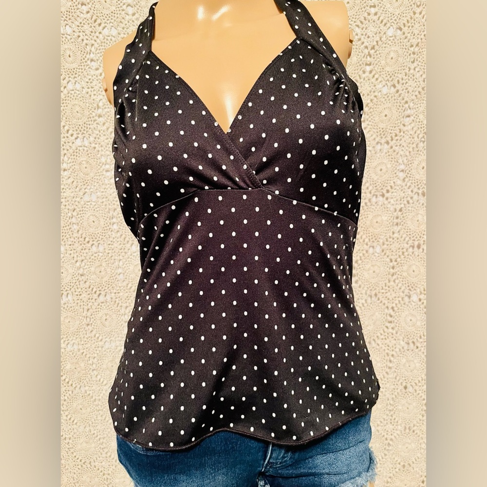 🌼Halter style black and white polka dot ladies top🤍🖤🌼